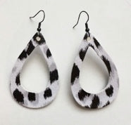 Black and white large leopard teardrop